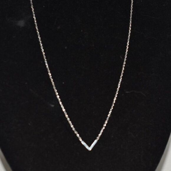 Dreamy Petite Blue Crystal Accent V Silver Tone Link Chain 16" Y2K Glam Necklace - Picture 4 of 4
